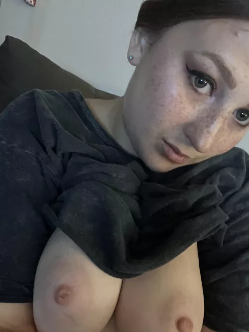 Cum all over my freckles and connect the dots 😍