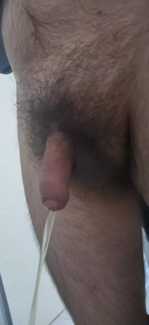 Any hairy body who wants to get wet? 😜