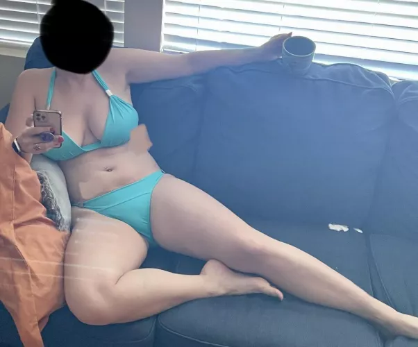 It’s been hot in the mornings. This is perfect coffee drinking attire [F]