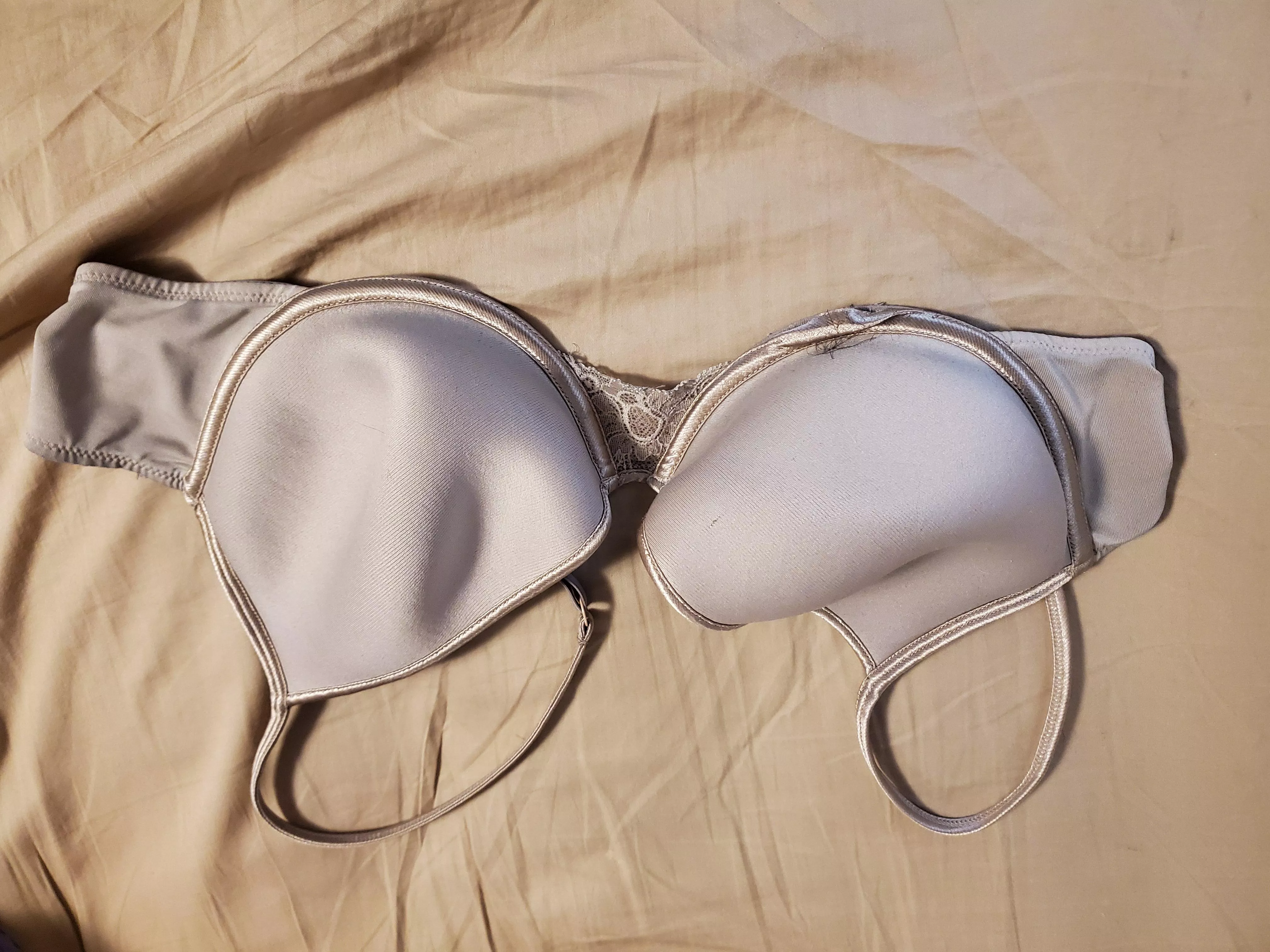 VS bra, looking for help. Can someone tell me what VS brand this baby is?! I need to try to find a new one asap. VS bra, looking for help. Can someone tell me what VS brand this baby is?! I need to try to find a new one asap.