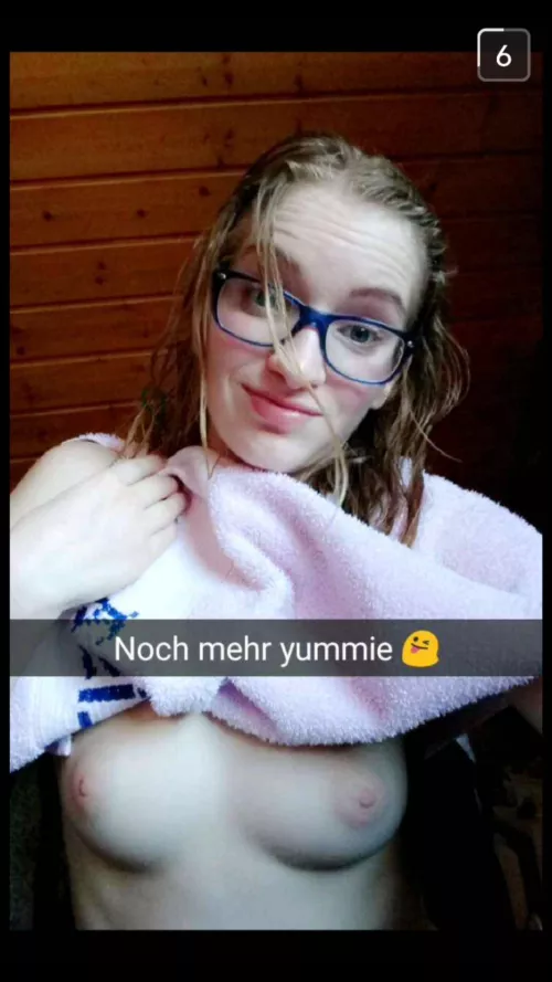 German College Slut loves to expose herself 😌