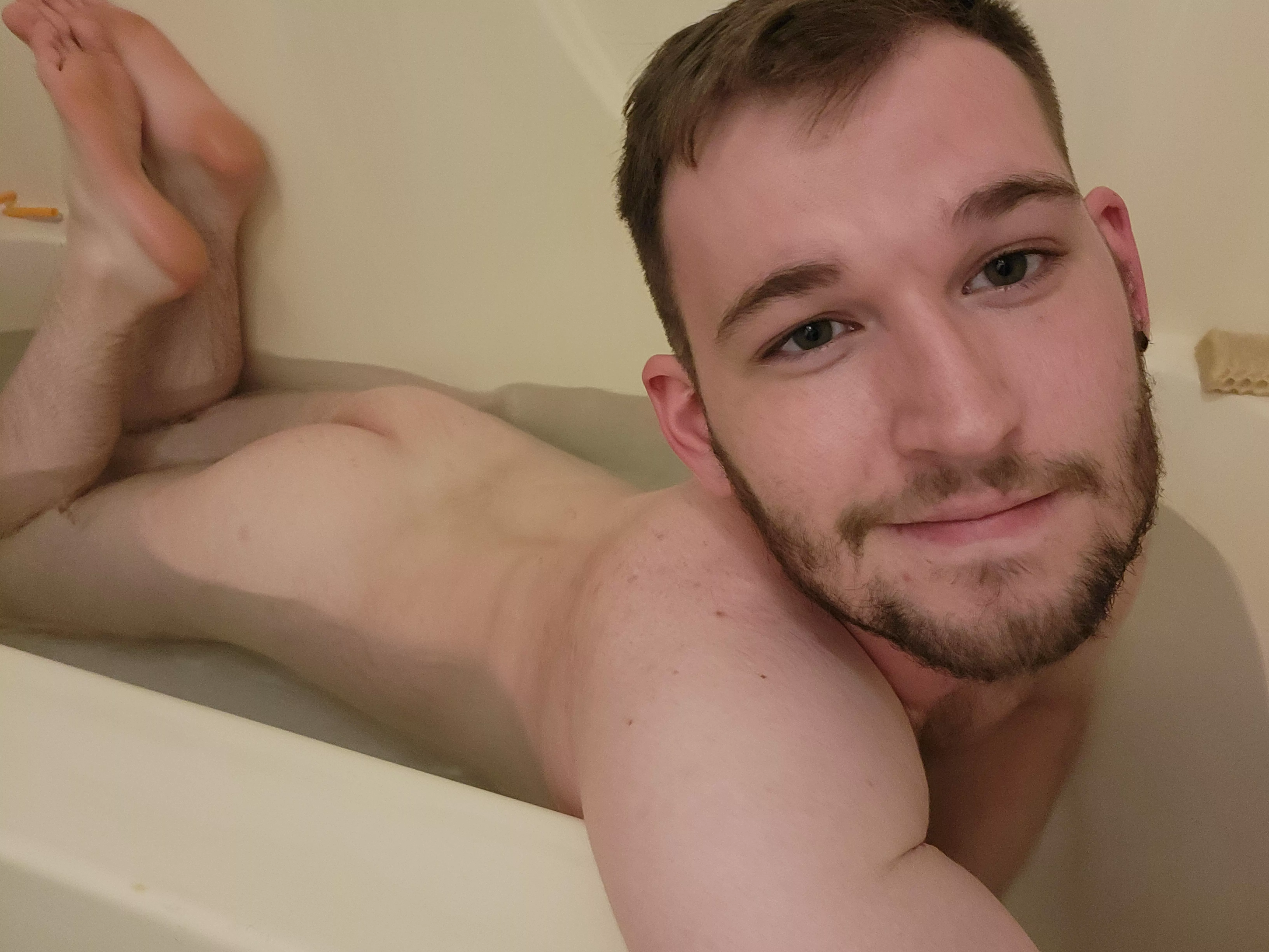 just soaking 🍑