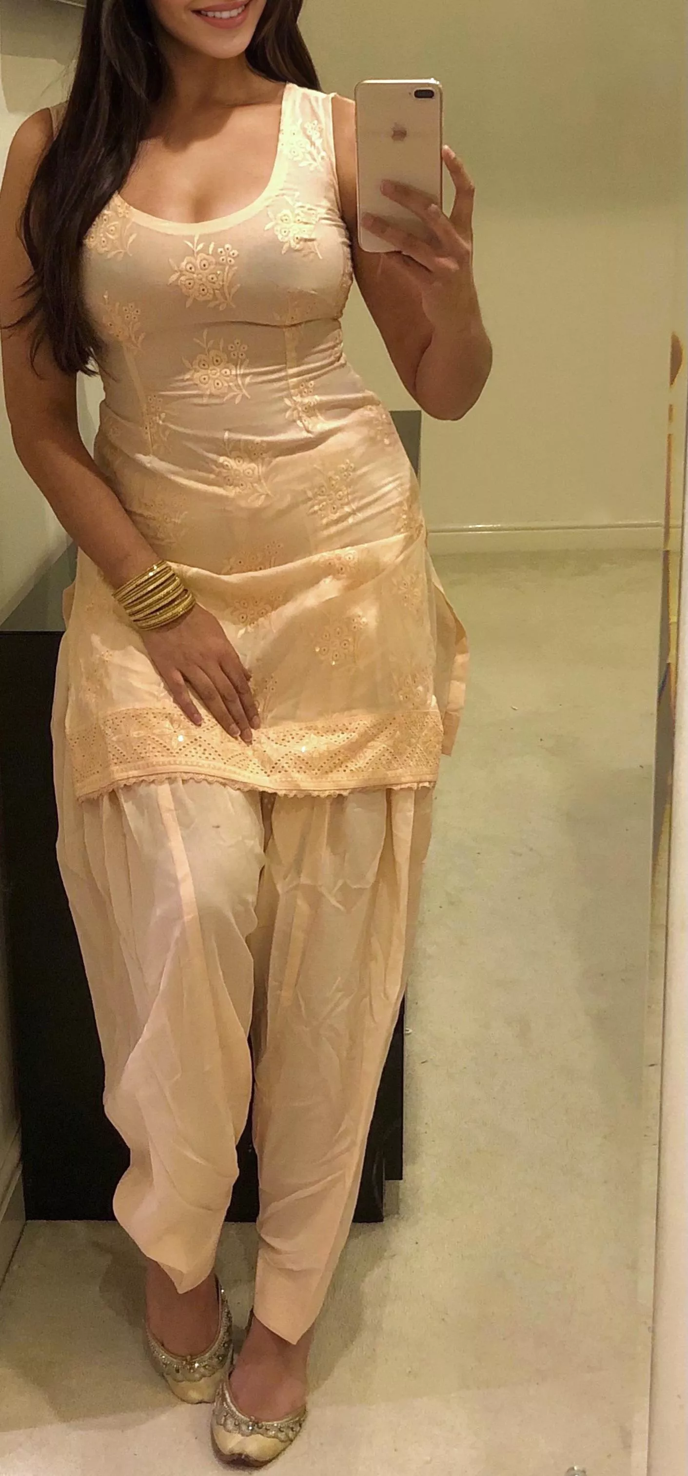 Tight clothes with no underwear is my favourite combination...🤭 British Punjabi Indian