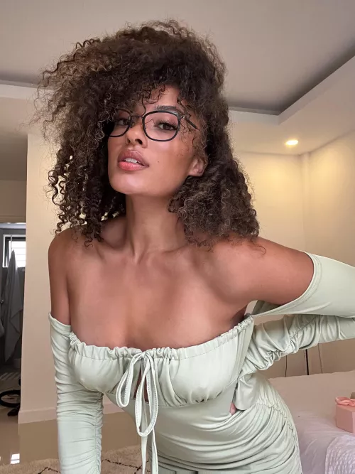 Do you like green on me ?