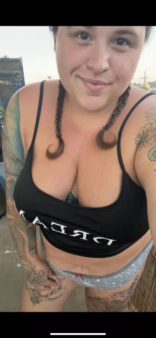 rise and shine , wouldn’t you like to wake up next to this sexy bbw and all of my curves covered in tattoos !