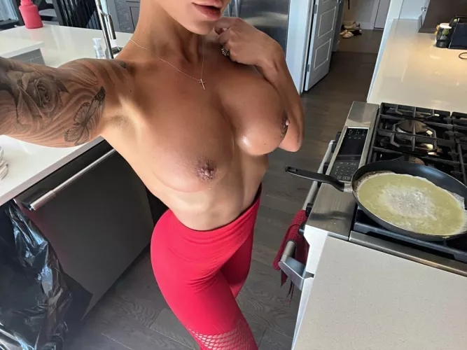 Cooking my post workout meal , always topless of course