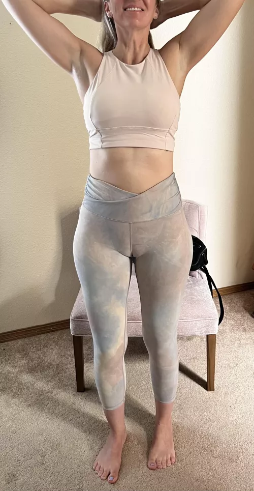 Good morning! Ready for Sunday action. Where are you taking me like this ? (41)(F)