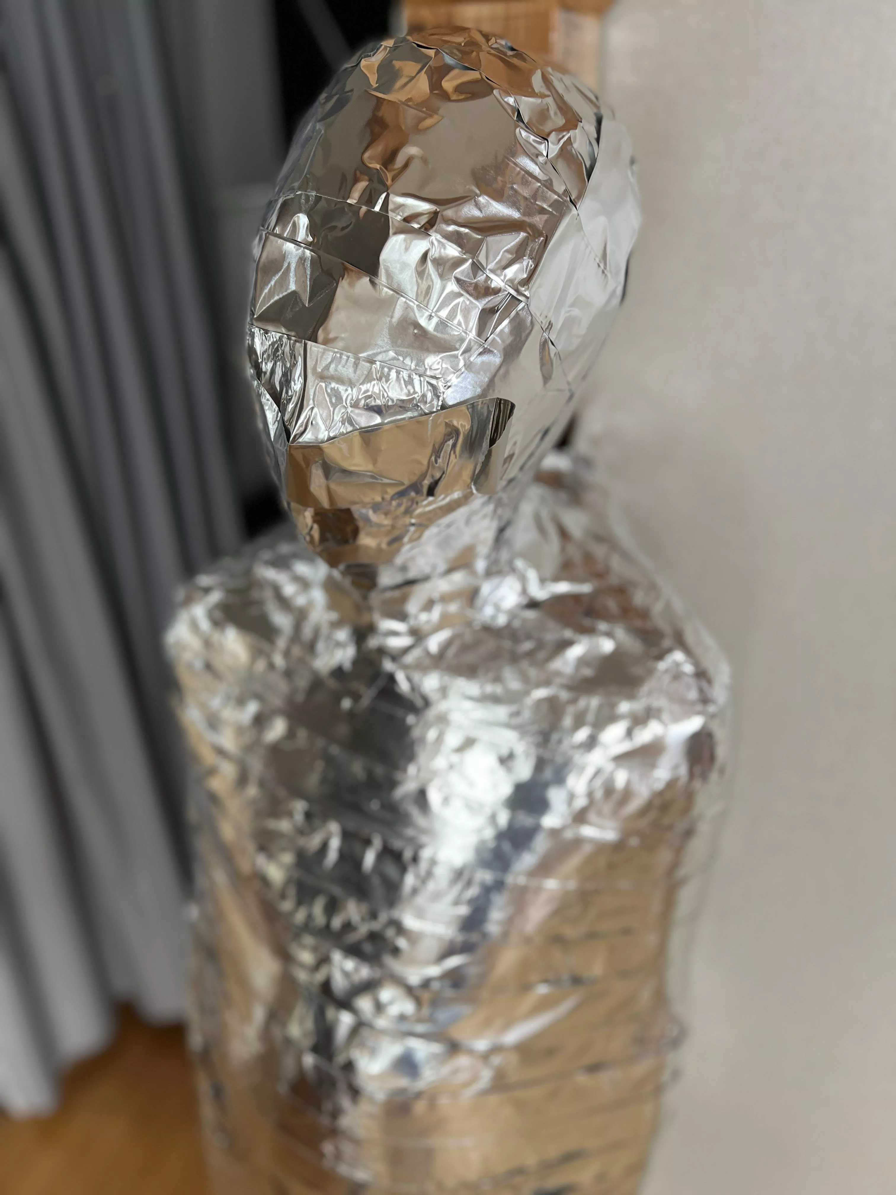 I did my stiffest mummfication to date, using aluminum foil duct tape (much harder than aluminum kitchen foil). Because of this, my hand is covered in tiny cuts😅💦 I did my stiffest mummfication to date, using aluminum foil duct tape (much harder than aluminum kitchen foil). Because of this, my hand is covered in tiny cuts😅💦