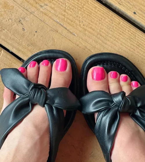 Never posted this pedi and now it’s all kind of messed up! but my sandals are cute😘☺️😂