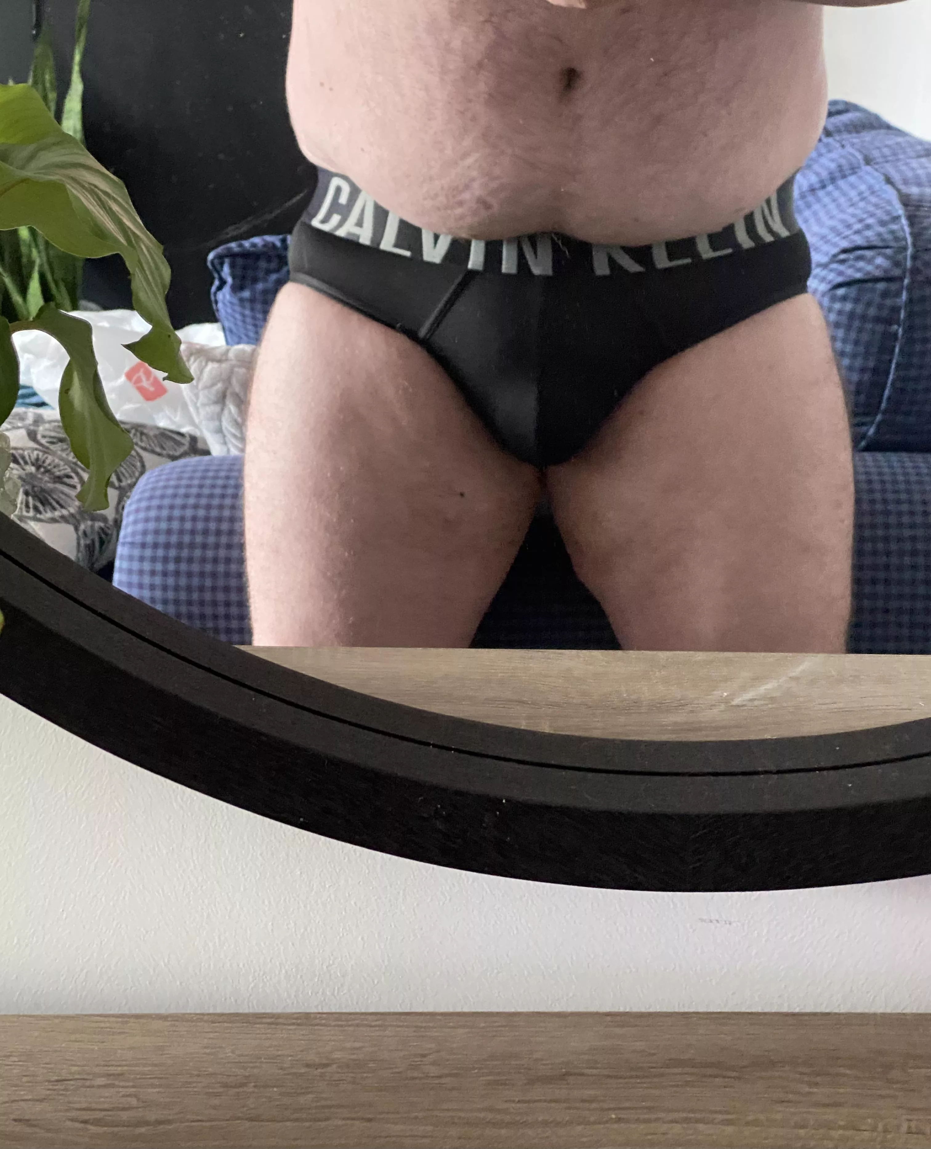 Today, I searched through my collection to pick up this pair of CK's that I bought in the summer of 2020 and thought they didn't fit me anymore. Today, I searched through my collection to pick up this pair of CK's that I bought in the summer of 2020 and thought they didn't fit me anymore.