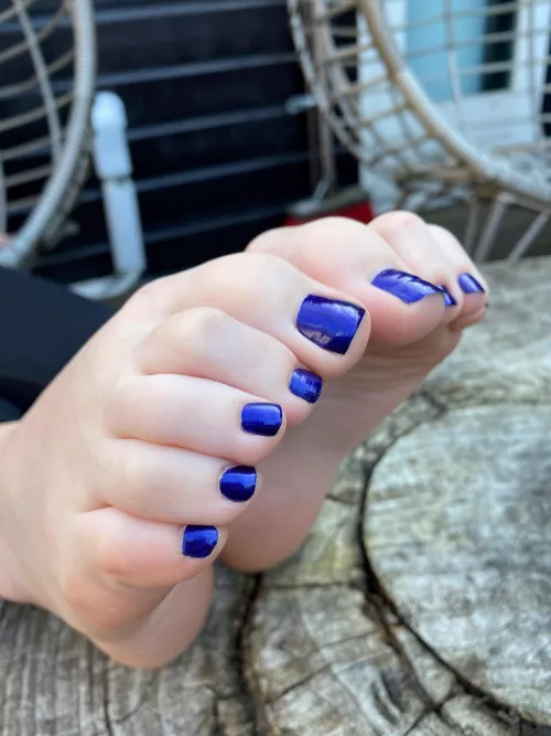 Who likes my galaxy toes?