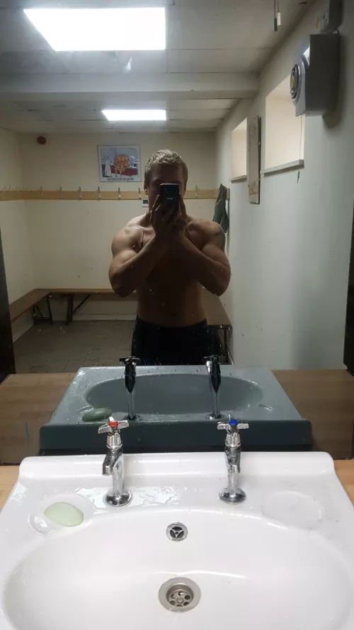 who's joining me in the shower after 😏 [M]