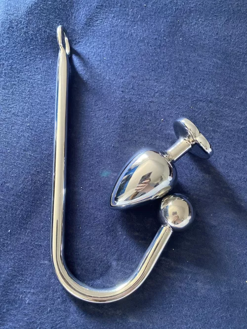 You wanna we me hooked up 😇