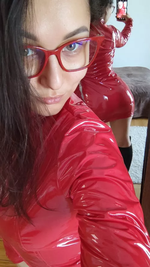 My ass looks pretty great in this short dress