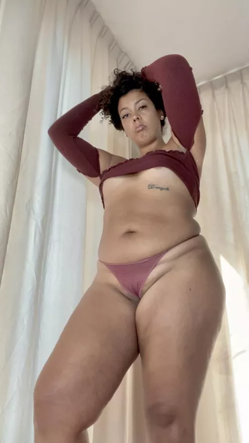 I need a HUGE dick to satisfy me