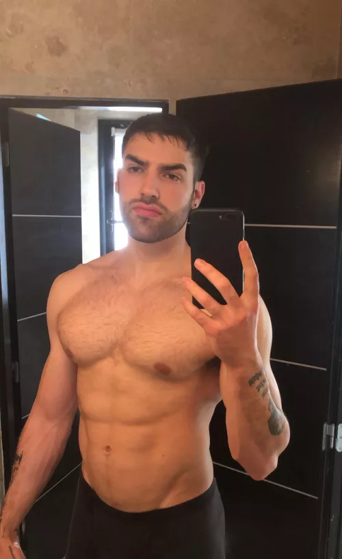 Still trying to add mass to those forearms, any tips ?