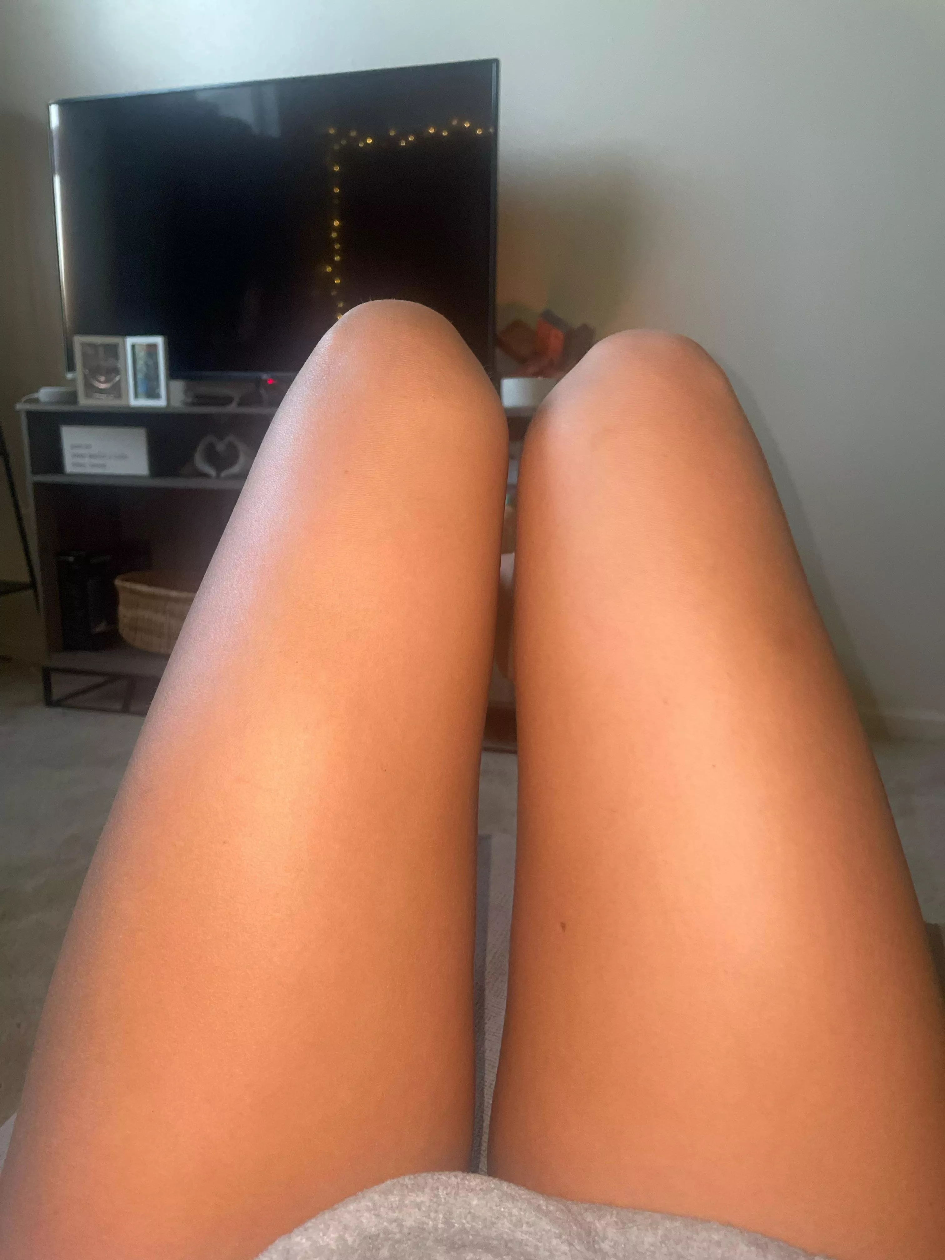 wanna see my feet ? Message me π wanna see my feet ? Message me π