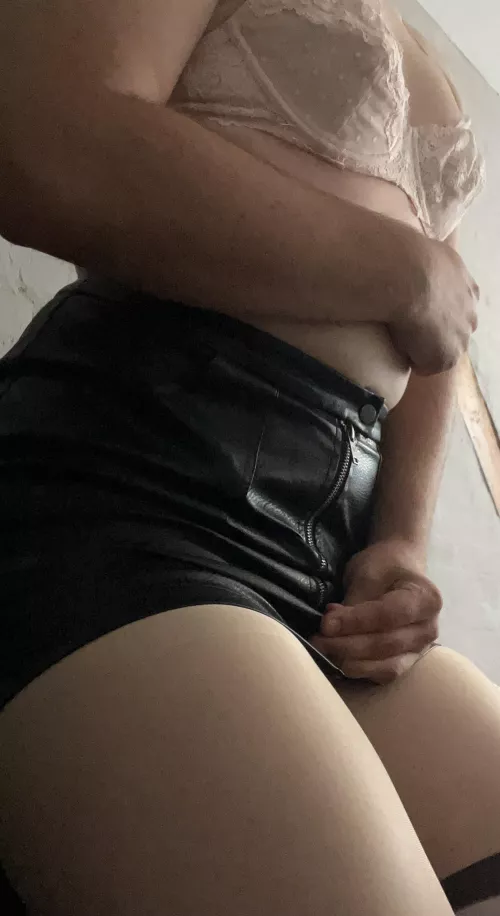 23 Can i be your gf ? 🍑🙈