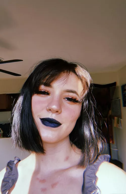 cum check out my fansly, link in comments 😋