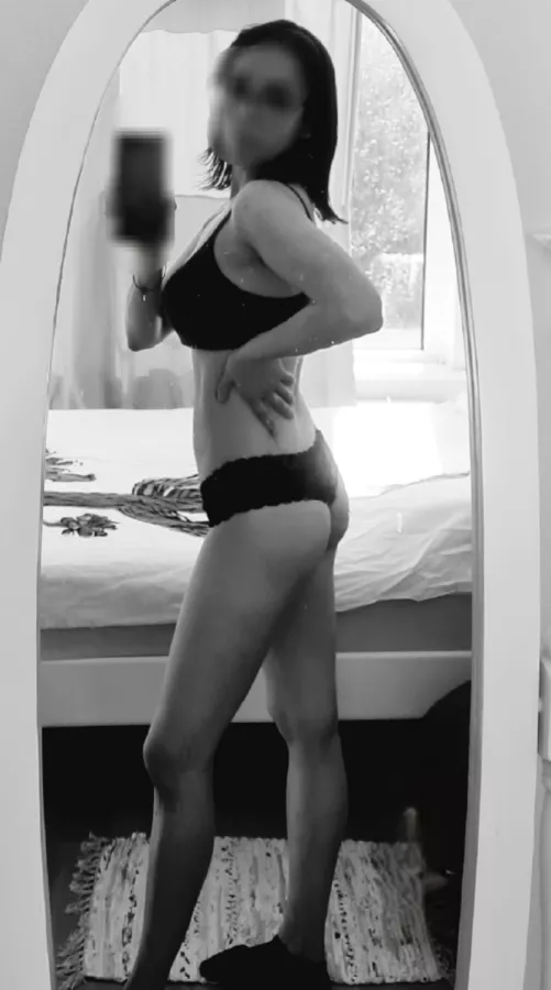 Hot day. I think I'll work during the evening, I thought I was going to be productive at home but nope. Oh well, my brain is not in the mood for thinking.