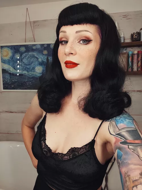 I'm pinupgirl and I like when modern tattooed girls dress up retro. 🥰