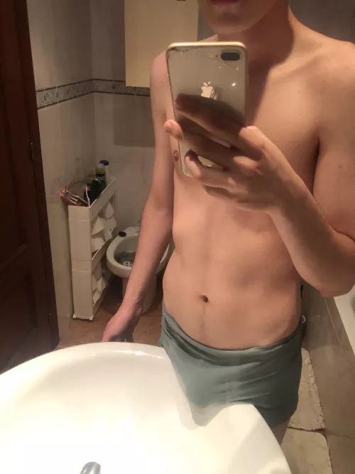 Is this a good nude for Grindr? I am trying to start using it again and want some inside