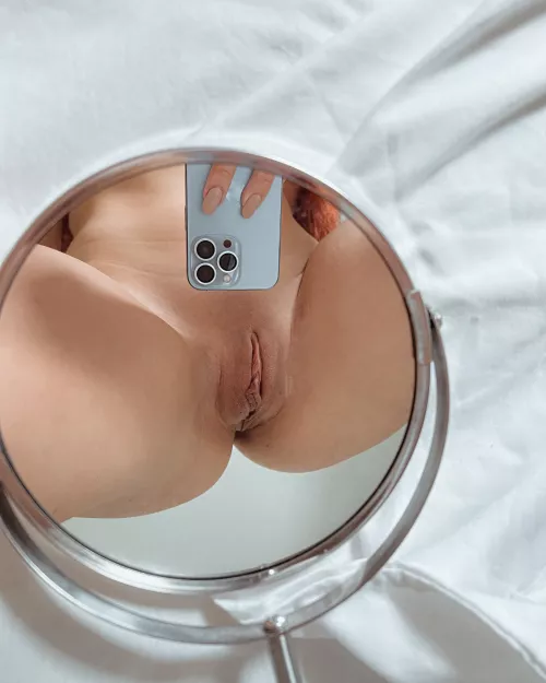 is this the selfie you would enjoy receiving in you dms?