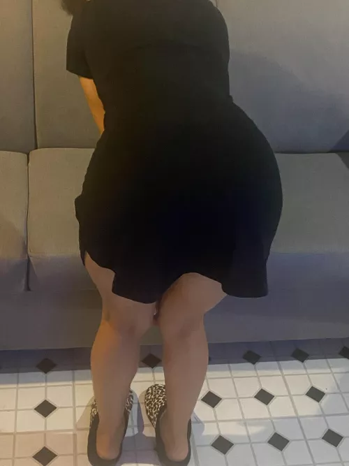 Look at my hair focus and stair now remember that colour when you think about my underwear