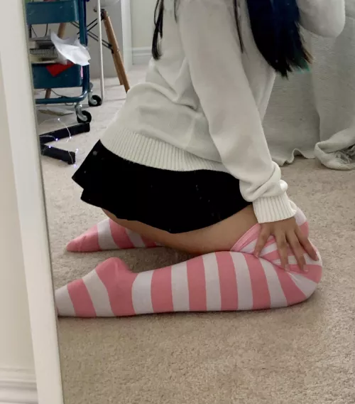 These socks make me feel like a little candy cane^^