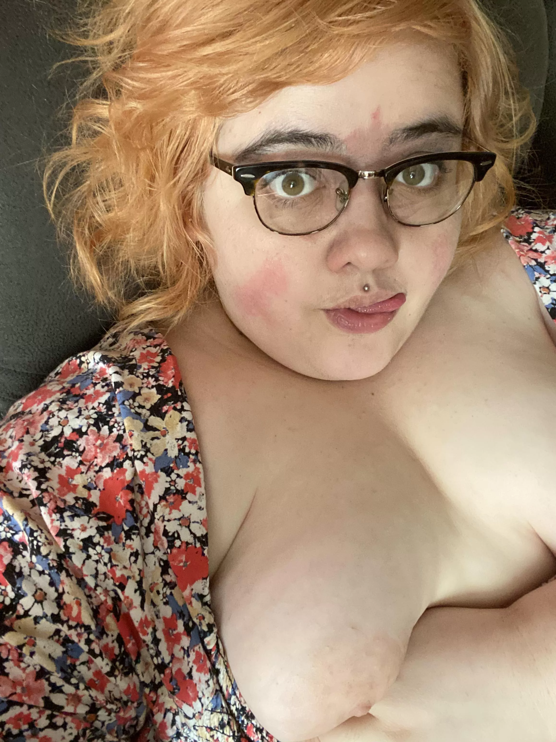 😜