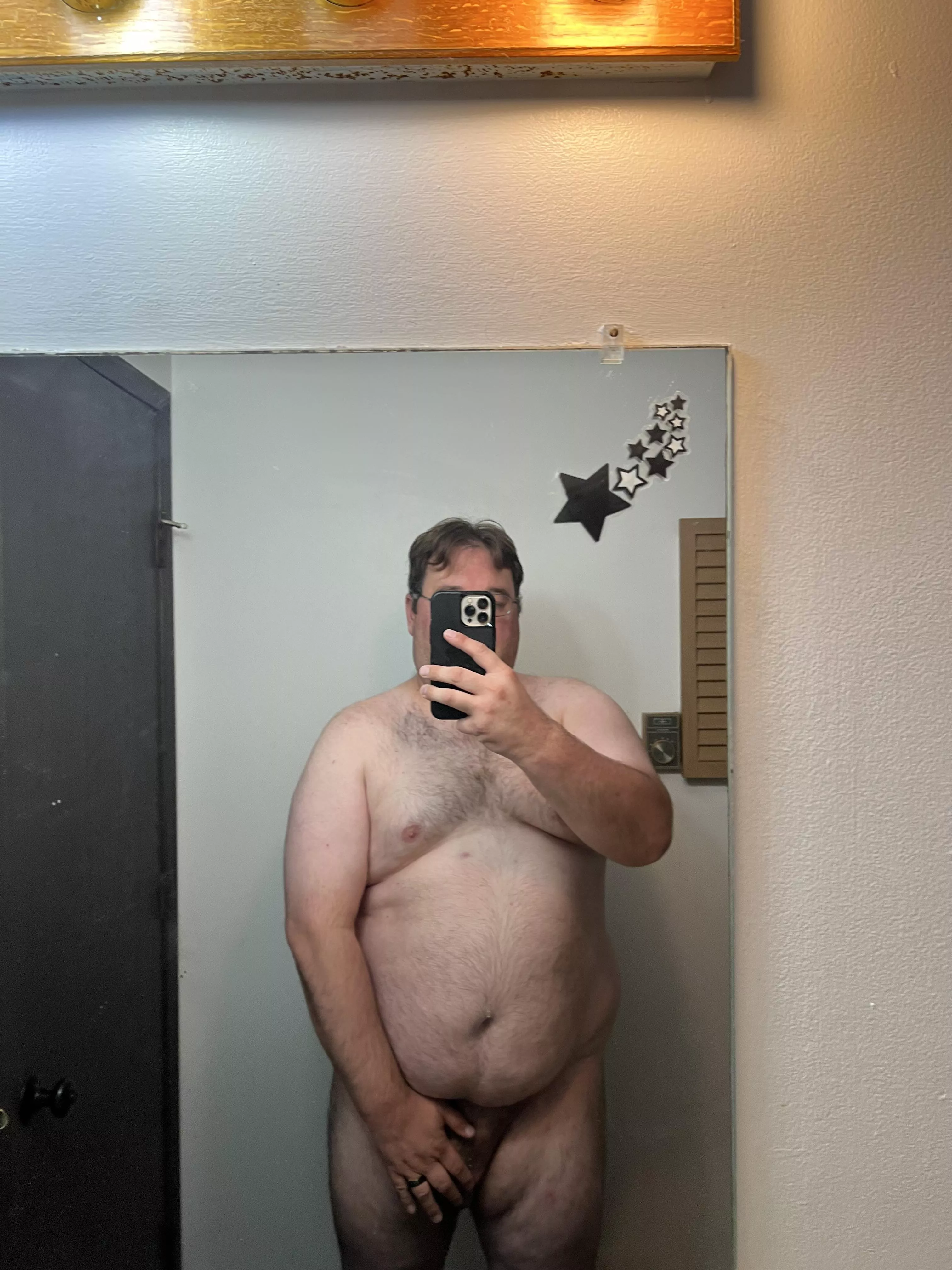 (40) I hate my body…but at least there’s places where guys like me can be accepted. I’m straight but I’m ok with compliments from guys. (40) I hate my body…but at least there’s places where guys like me can be accepted. I’m straight but I’m ok with compliments from guys.