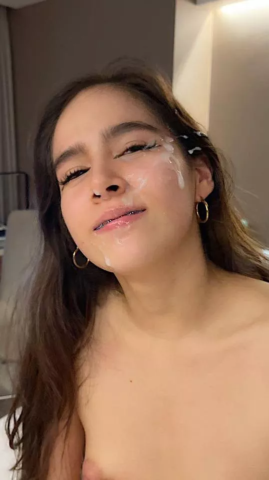 Daddy cums on my face 🤤