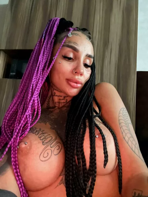 Do you want my pussy on your lap or on your face?