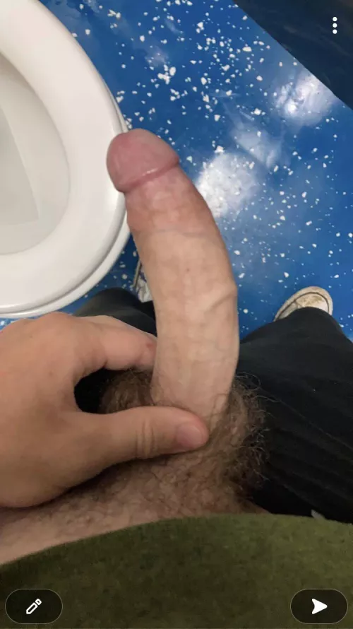 Gym bathroom give me a rate tell me where to next time