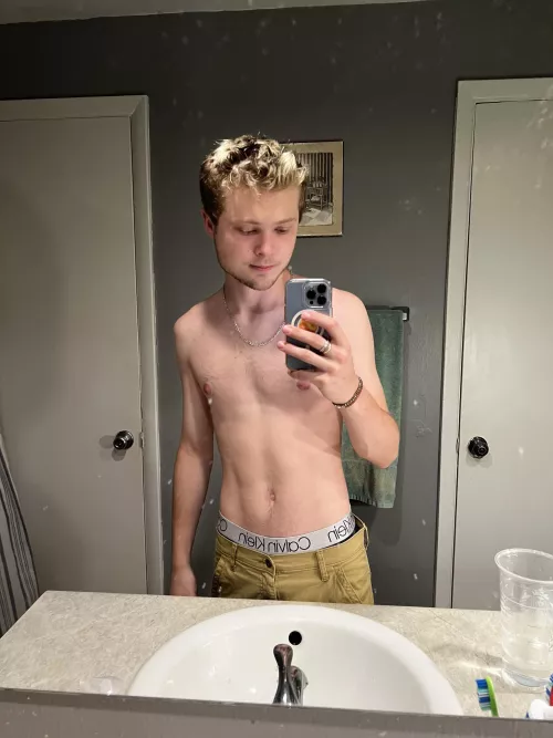 Hmu would love to make new friends DMs are open