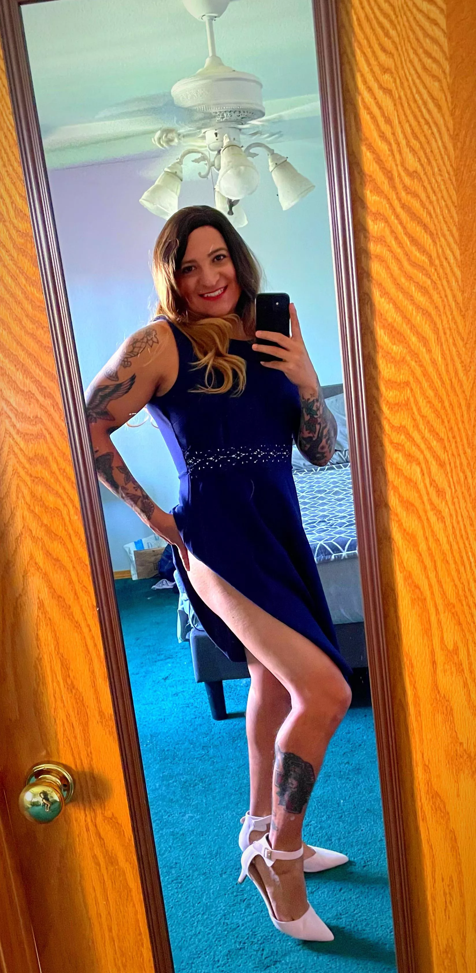 Lady in a blue dress 🦋