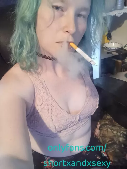 smoking always makes me feel so sexy