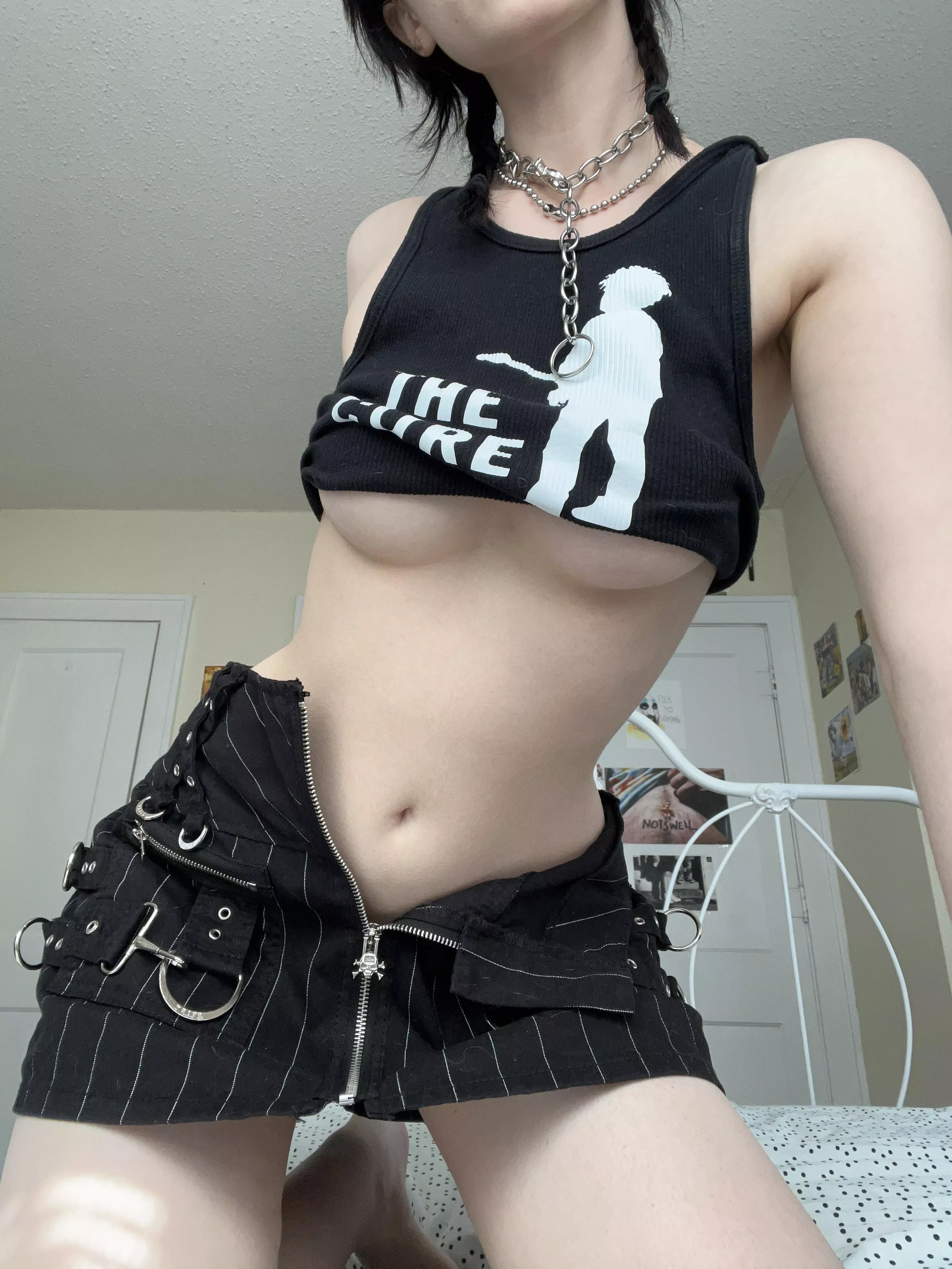 The moment The Cure starts playing I’m suddenly horniest bitch in the room ;)