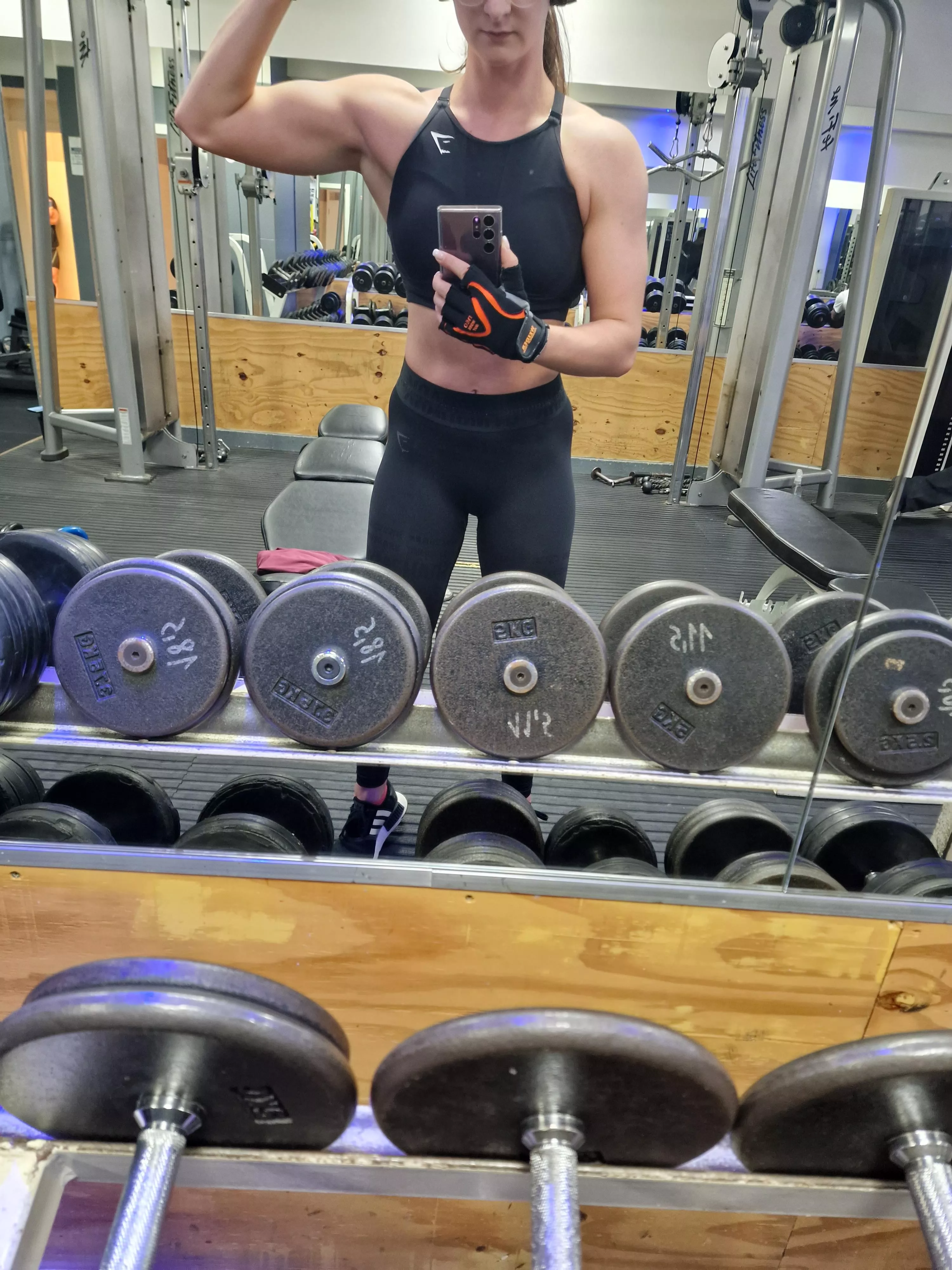 Well I did some shoulder sets looking like this evening🙃👅 Would you've been stayed to train around me and maybe to stare too?😊 Well I did some shoulder sets looking like this evening🙃👅 Would you've been stayed to train around me and maybe to stare too?😊