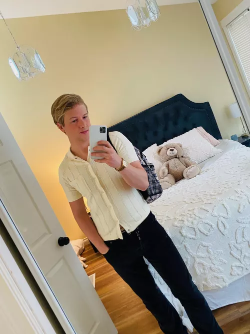 Who wants to get wine drunk before university starts 😂🙏