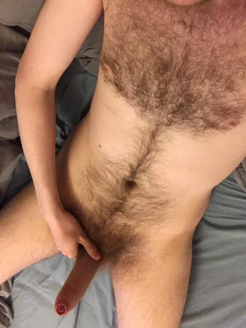 Who’s gonna help this young otter out?