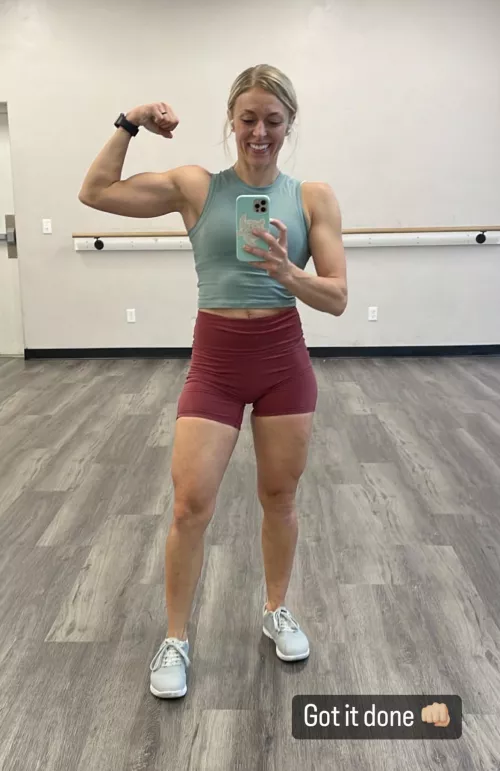 30yo and a mom of 3. My god she’s a fit milf. WWYD?