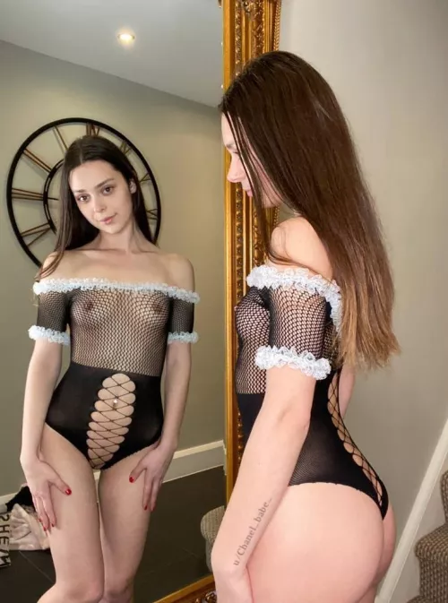 i know i have small tits- but i think my ass makes up for it[IMG]