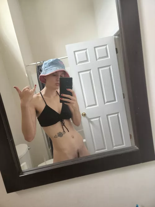 I was wrong for not liking bucket hats I'm here to apologize