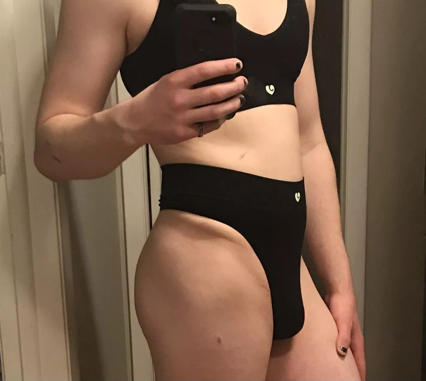 is my 🍆 too noticeable in these panties?