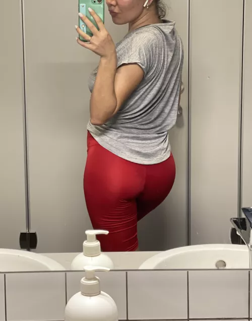 Love these yoga pants