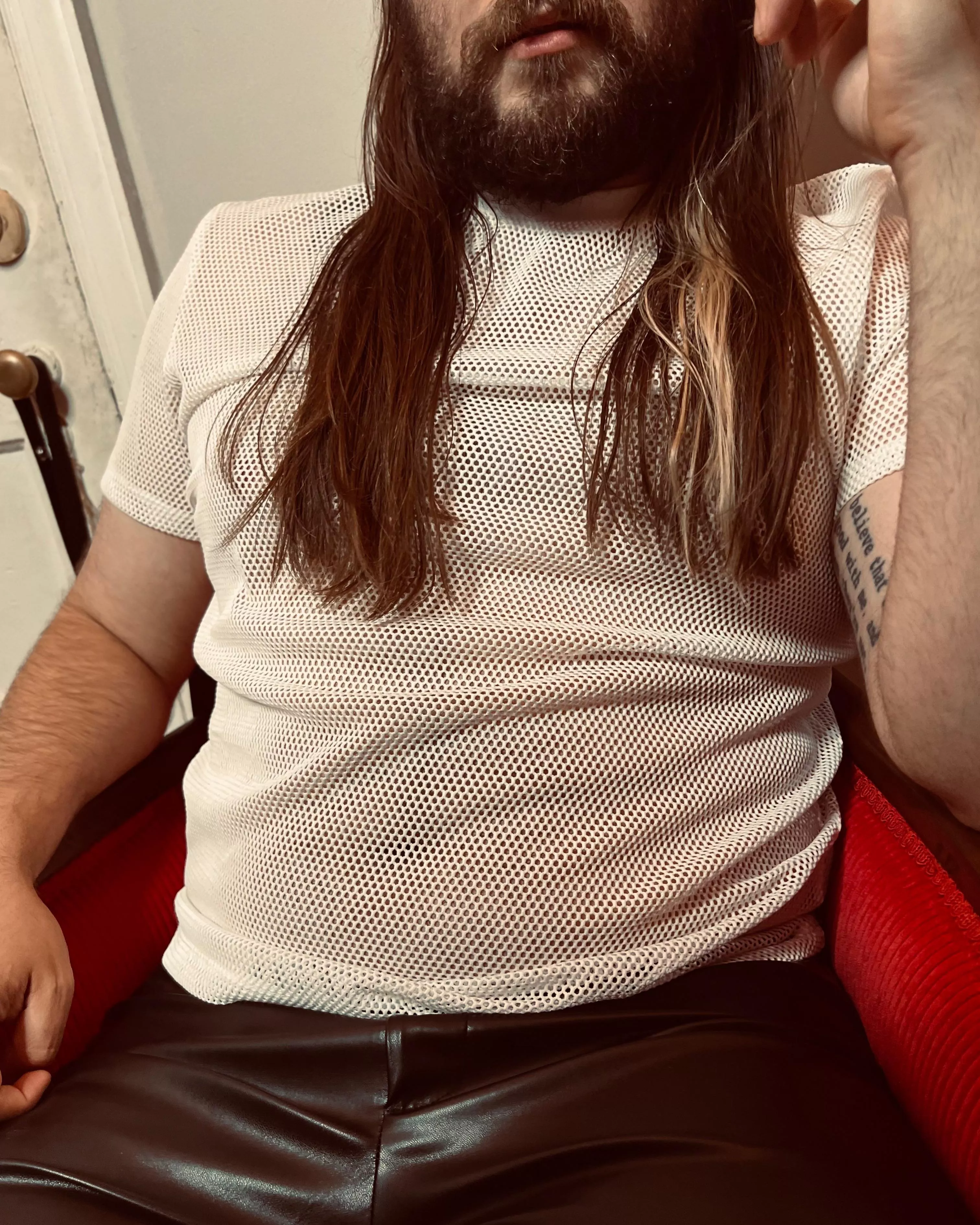 [m] hello there