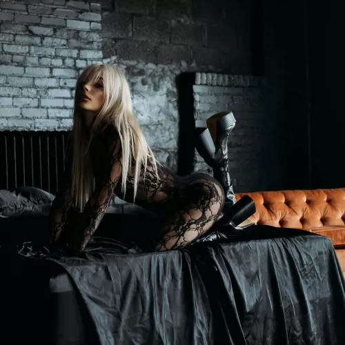 Naughty boys who don't do what they're told need a little punishment to keep them in line 😈 [F]