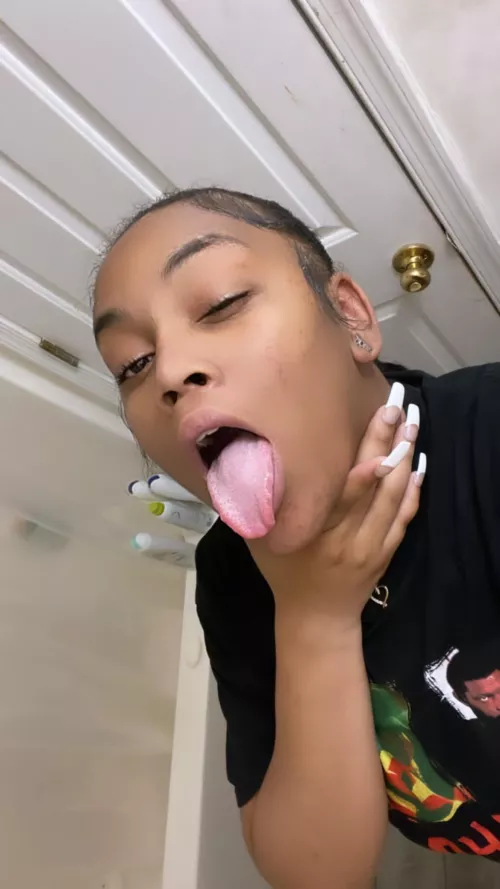 new to selling content soo add me on snap 🥰 @shadaiiiexotic