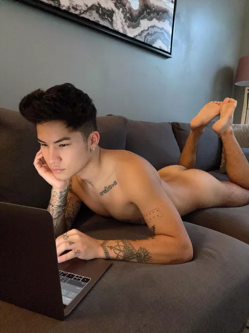 scrolling thruogh rdedit like: